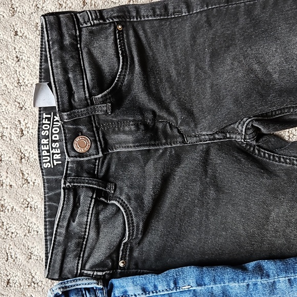 2 pairs Kids 5T H&M Jeans - Picture 3 of 8
